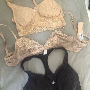 3 DKNY bras